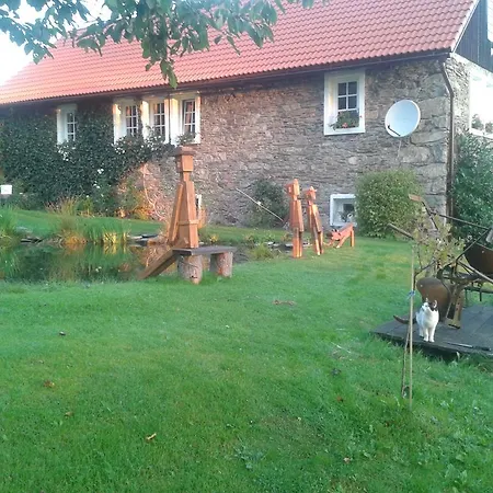 德沃勒科纳公寓 Loučovice