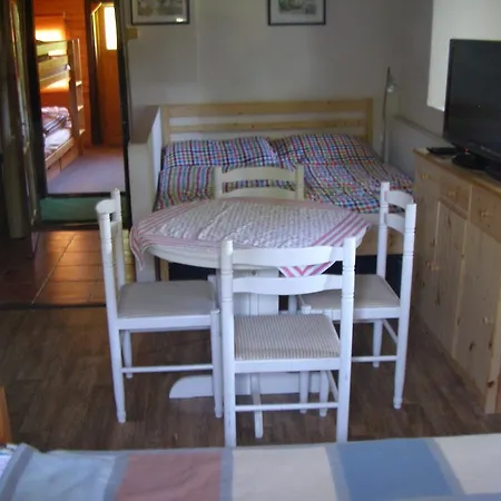 德沃勒科纳公寓 *