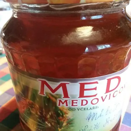 德沃勒科纳公寓 公寓 Loučovice